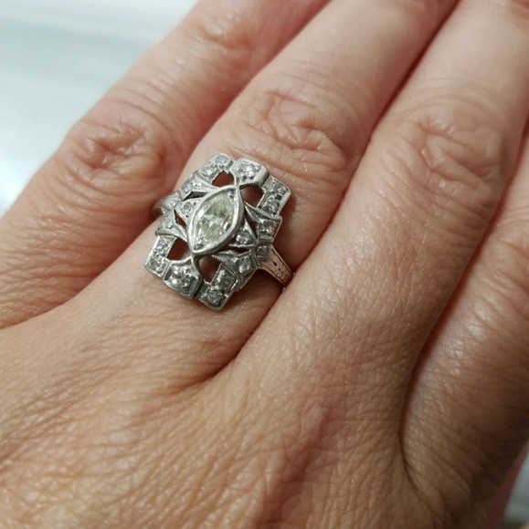 Antique Art Deco Diamond Platinum Ring - Picture 3 of 4